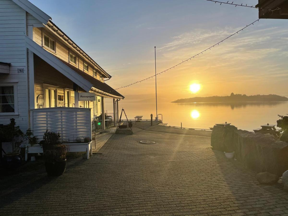 Sjoberg Hotell Og Ferie Leiligheter Østhusvik Kültér fotó