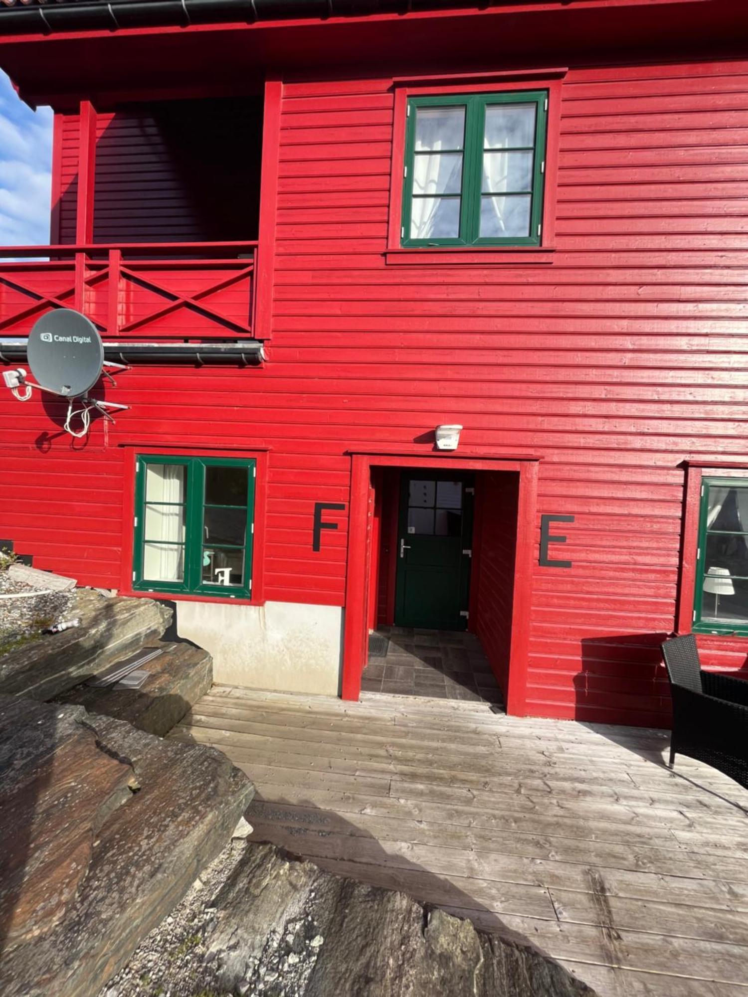 Sjoberg Hotell Og Ferie Leiligheter Østhusvik Kültér fotó