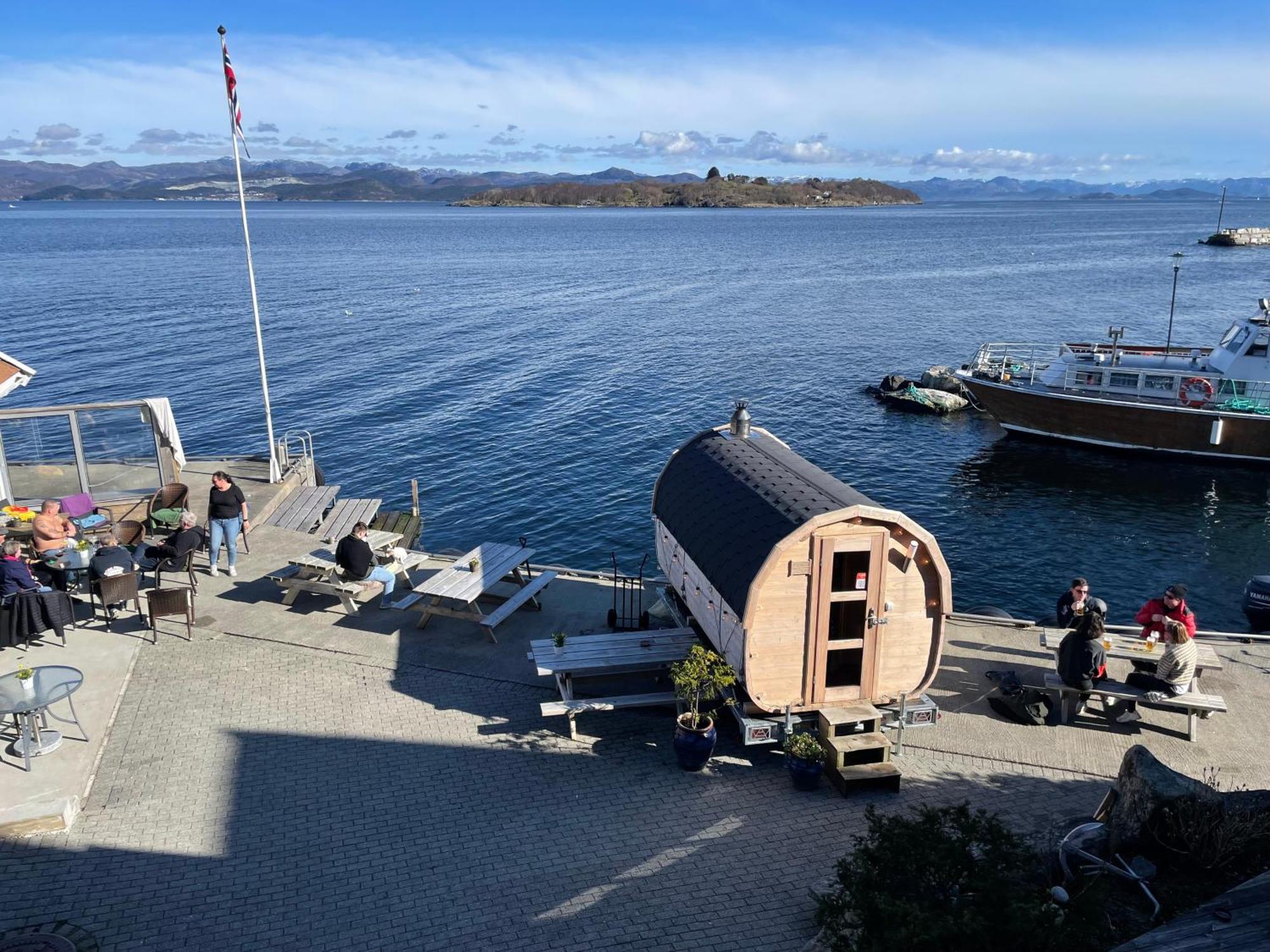 Sjoberg Hotell Og Ferie Leiligheter Østhusvik Kültér fotó