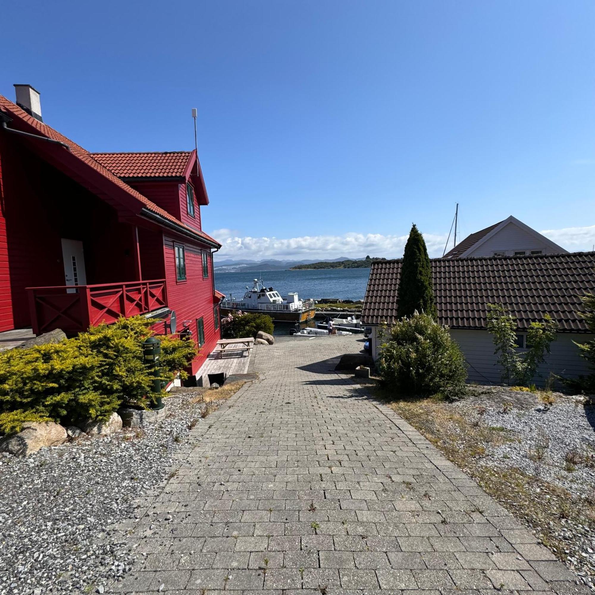 Sjoberg Hotell Og Ferie Leiligheter Østhusvik Kültér fotó