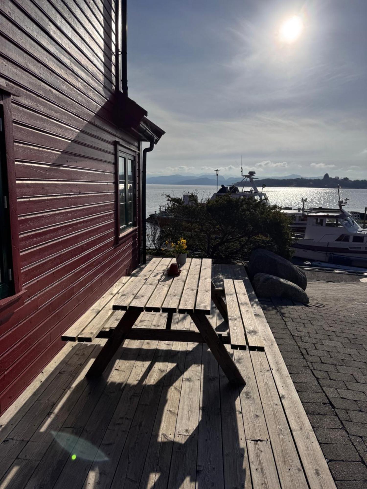Sjoberg Hotell Og Ferie Leiligheter Østhusvik Kültér fotó